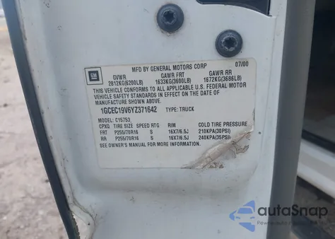 2000 Chevrolet Silverado 1500 Ls from USA, damaged, VIN 1GCEC19V6YZ371642